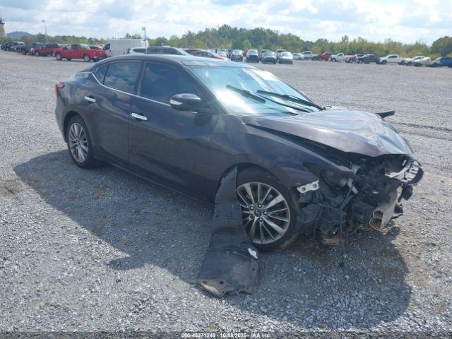  Salvage Nissan Maxima