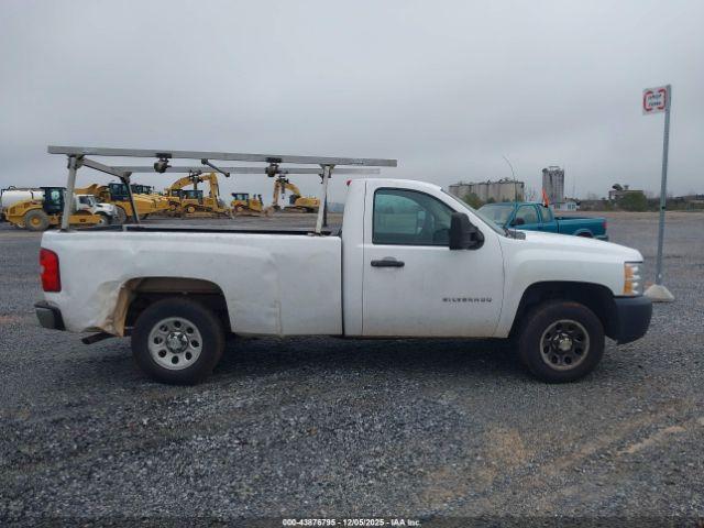 Chevrolet Silverado 1500 Work Truck Image 12