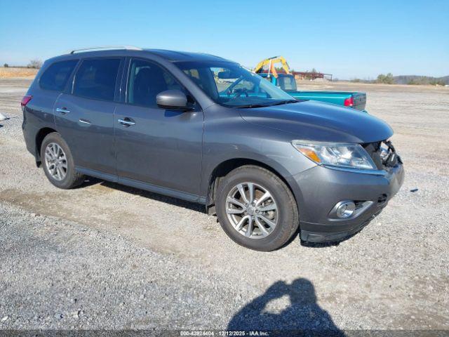  Salvage Nissan Pathfinder
