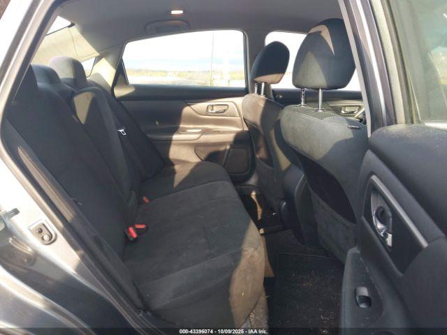 Nissan Altima Image 5