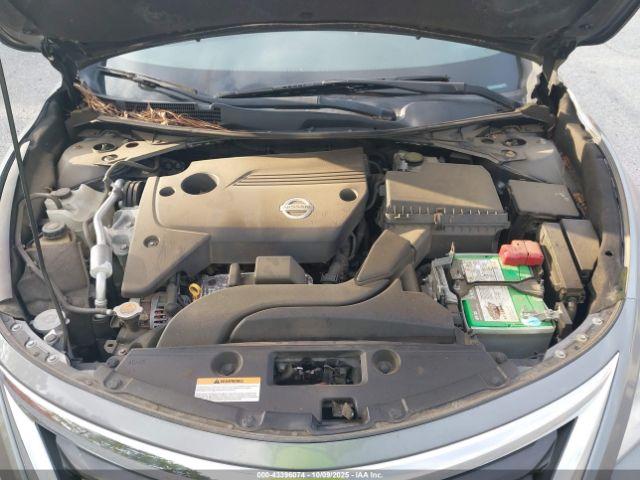 Nissan Altima Image 8