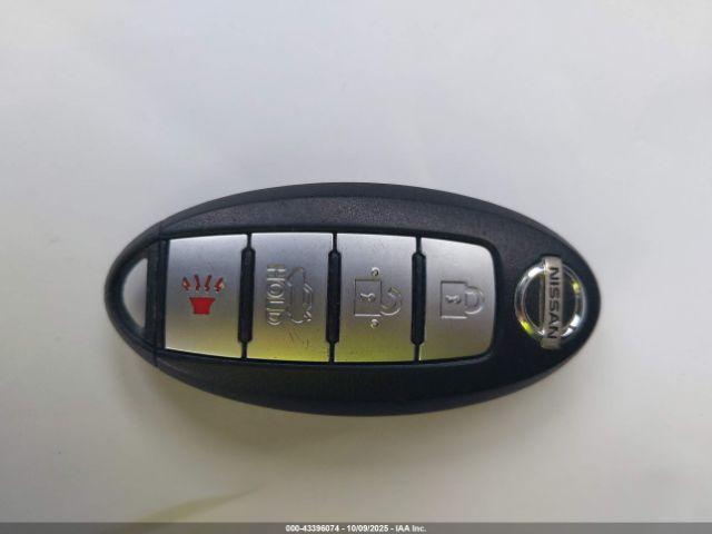 Nissan Altima Image 10